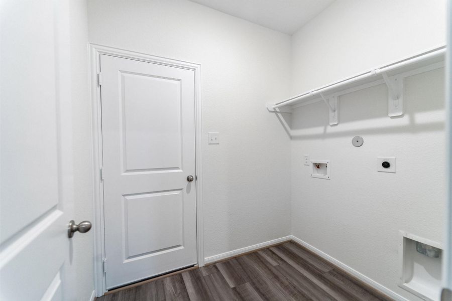 Spacious, unfurnished interior of a new home in Windrose Green, Angleton (Image 14).