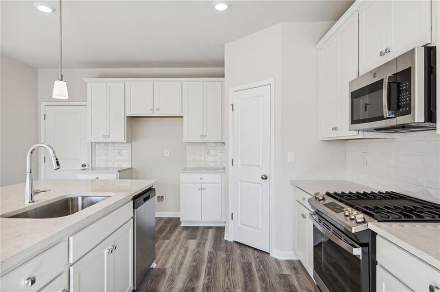 A showcase of a new construction home by Ashland Homes, highlighting their design and quality (Image 15). A showcase of a new construction home by Ashland Homes, highlighting their design and quality (Image 15).