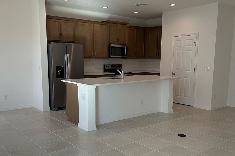 Modern Open-Concept Kitchen in Central Florida Home