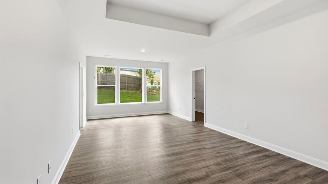 Spacious, unfurnished interior of a new home in Blue Ridge Trail, Fountain Inn (Image 29).