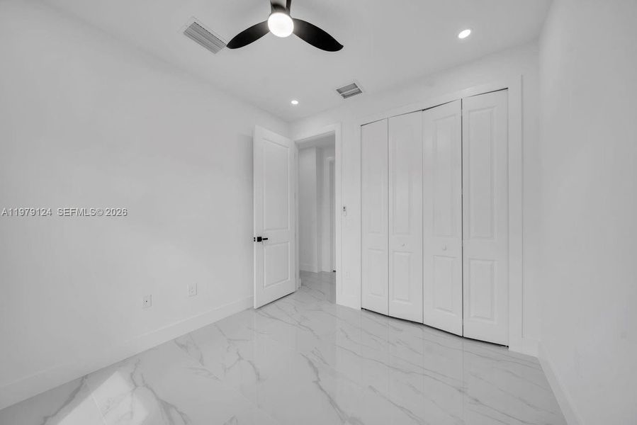 Spacious, unfurnished interior of a new home in , Lehigh Acres (Image 27).