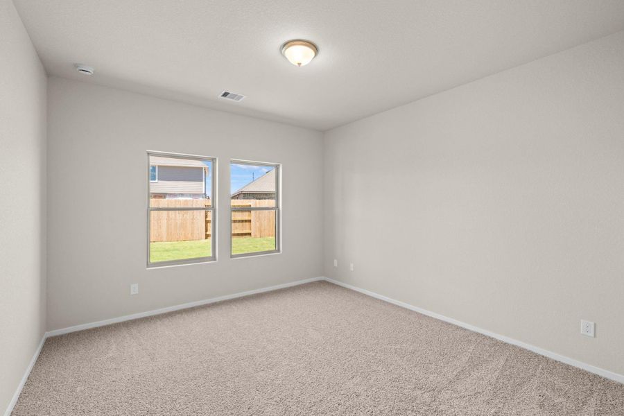 Spacious, unfurnished interior of a new home in Creekhaven, Rosharon (Image 15).