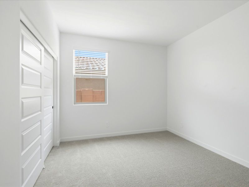 Spacious, unfurnished interior of a new home in Naranja Trails, Oro Valley (Image 18).