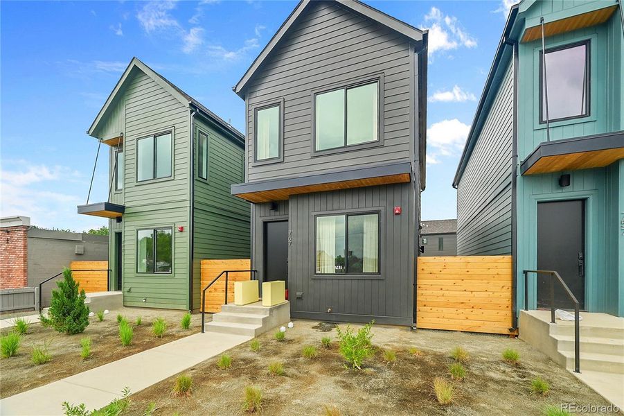 Exterior details and patio area of a home in , Erie (Image 12).