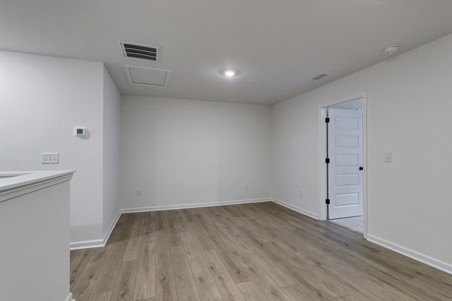 Spacious, unfurnished interior of a new home in Arcadia, Myrtle Beach (Image 35).