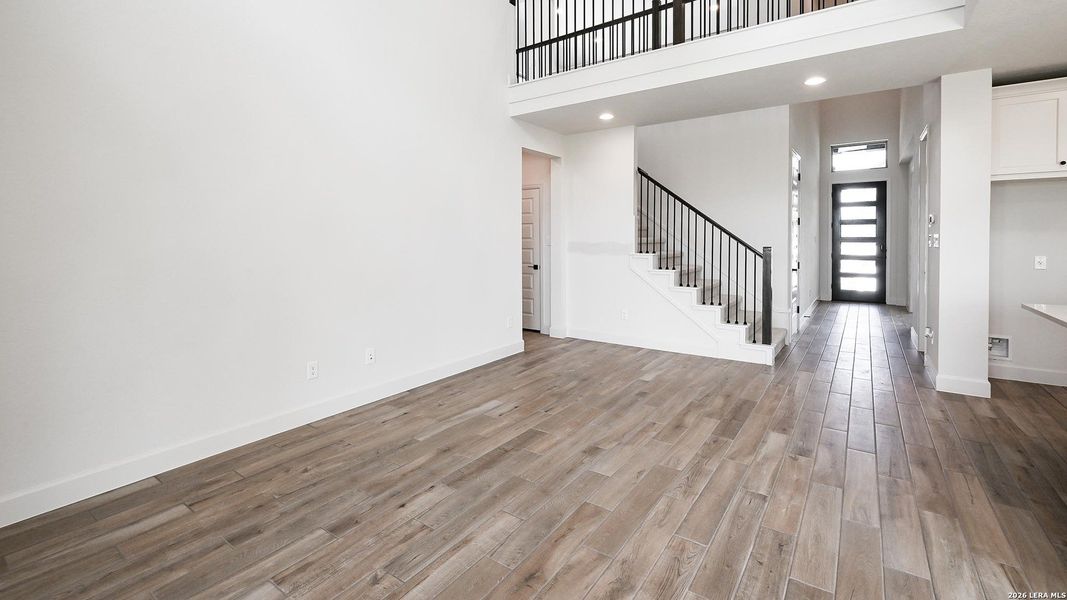 Spacious, unfurnished interior of a new home in Homestead, Schertz (Image 25).