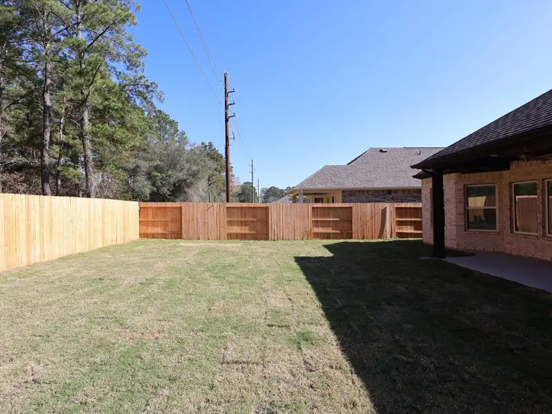 Exterior details and patio area of a home in Sorella, Tomball (Image 4).