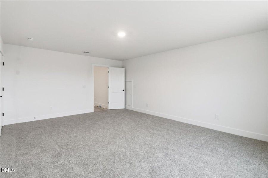 Spacious, unfurnished interior of a new home in Kelly Farms, Lillington (Image 25).