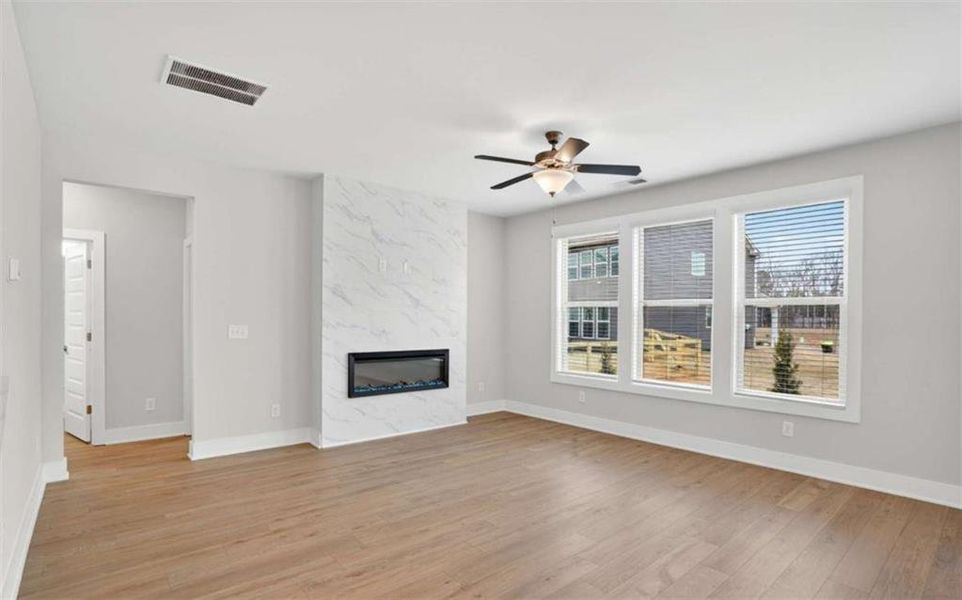 Spacious, unfurnished interior of a new home in , Stockbridge (Image 15).