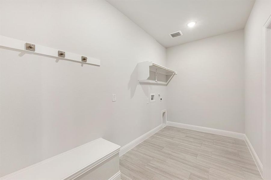 Spacious, unfurnished interior of a new home in Union Park Classic 55, Little Elm (Image 25). Spacious, unfurnished interior of a new home in Union Park Classic 55, Little Elm (Image 25).