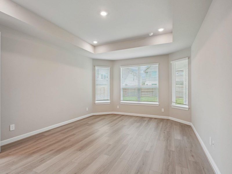 Spacious, unfurnished interior of a new home in Massey Oaks - Estate Series, Pearland (Image 32).