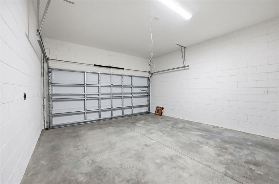 Spacious, unfurnished interior of a new home in Paradiso Grande Resort, Orlando (Image 23).