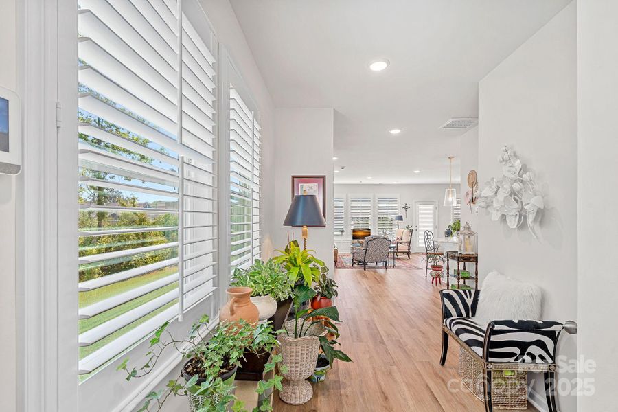 A Sunny And Inviting Entrance A Sunny And Inviting Entrance