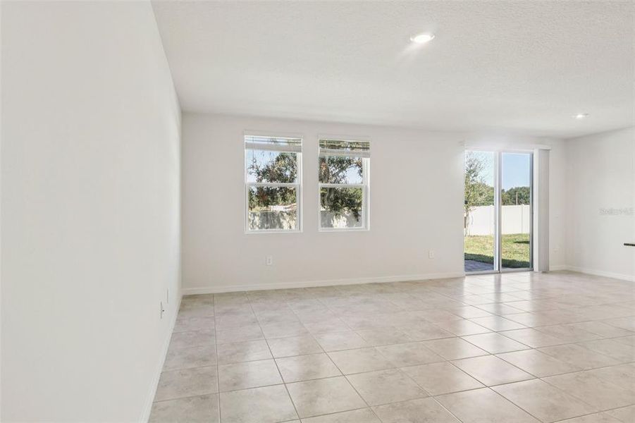 Spacious, unfurnished interior of a new home in Bradbury Creek - Signature Series, Haines City (Image 15).