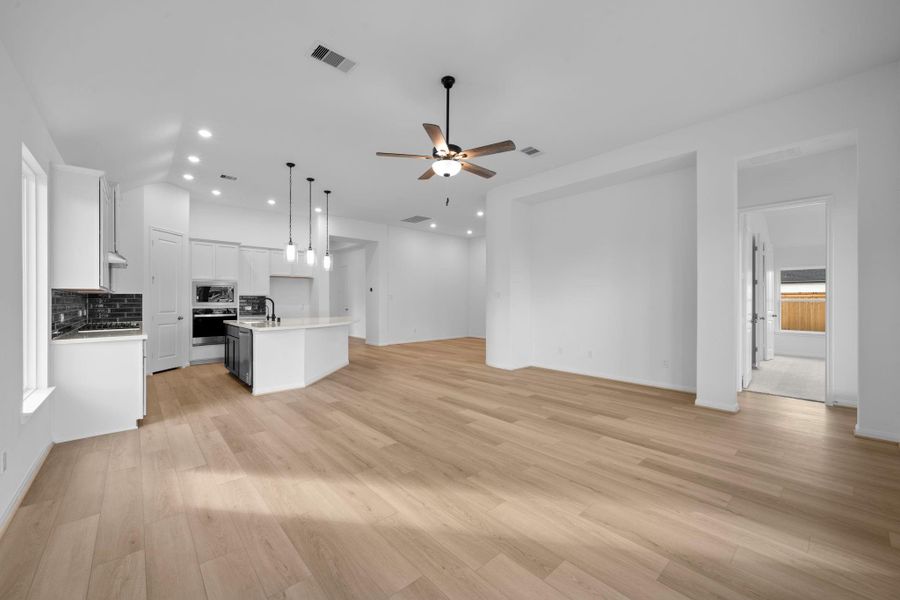 Spacious, unfurnished interior of a new home in Bridgeland 55', Cypress (Image 22).