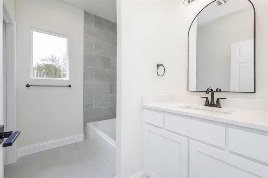 Furnished interior view inside a new home in , Terrell (Image 12).