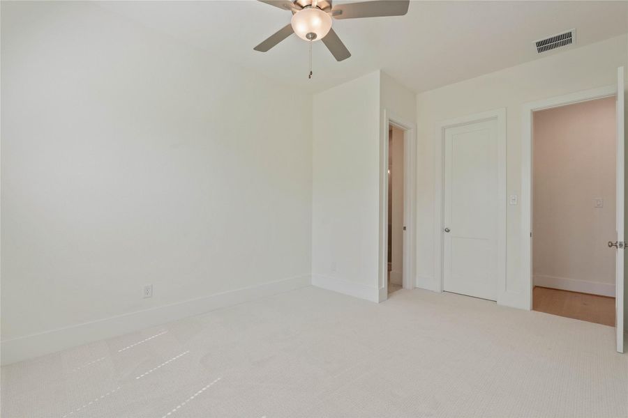 Spacious, unfurnished interior of a new home in Chapel Bend, Montgomery (Image 21).