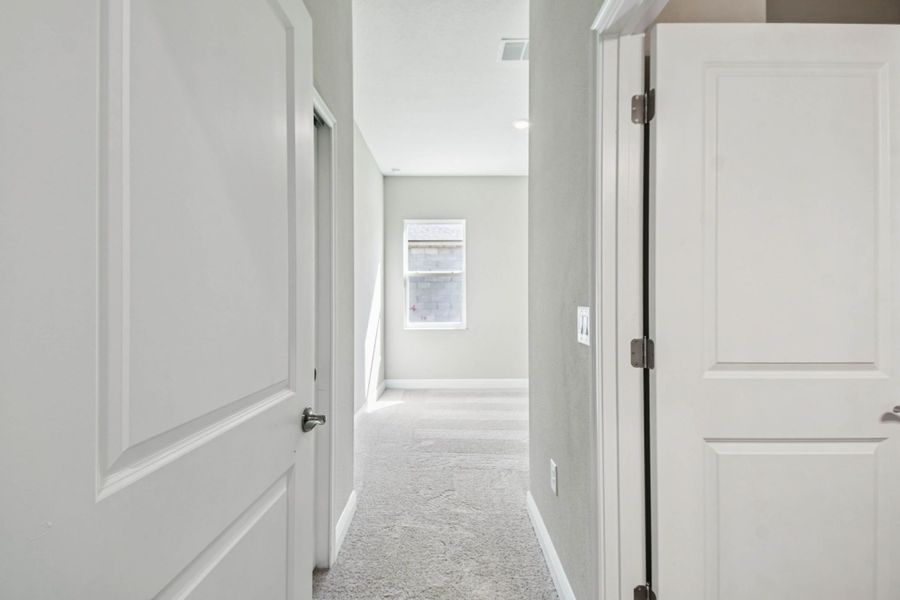 Spacious, unfurnished interior of a new home in Pinecone Reserve, Brooksville (Image 55).