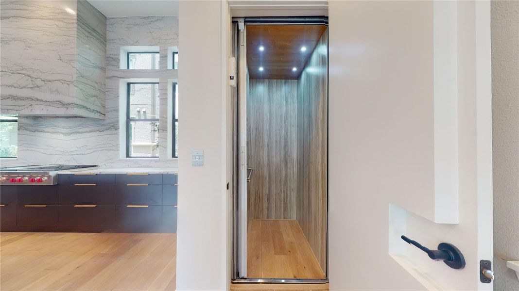 Image 7 of a home in . Image 7 of a home in .