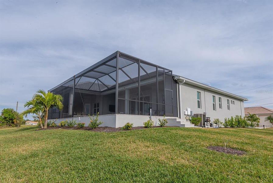 Exterior details and patio area of a home in , Punta Gorda (Image 4).