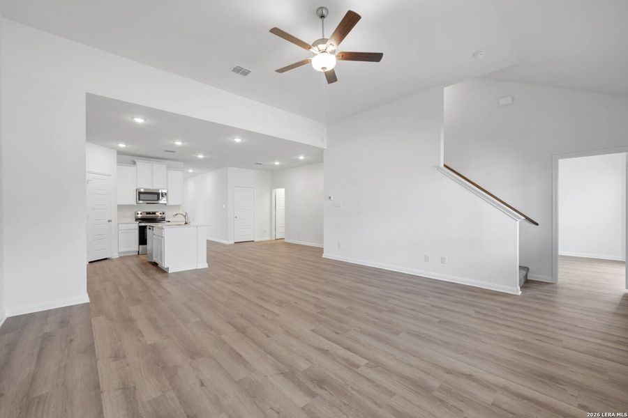 Spacious, unfurnished interior of a new home in Greenspoint Heights, Seguin (Image 32).
