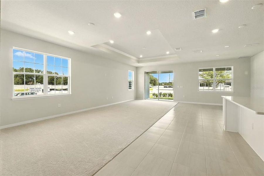 Spacious, unfurnished interior of a new home in Winter Grove, Winter Garden (Image 13).