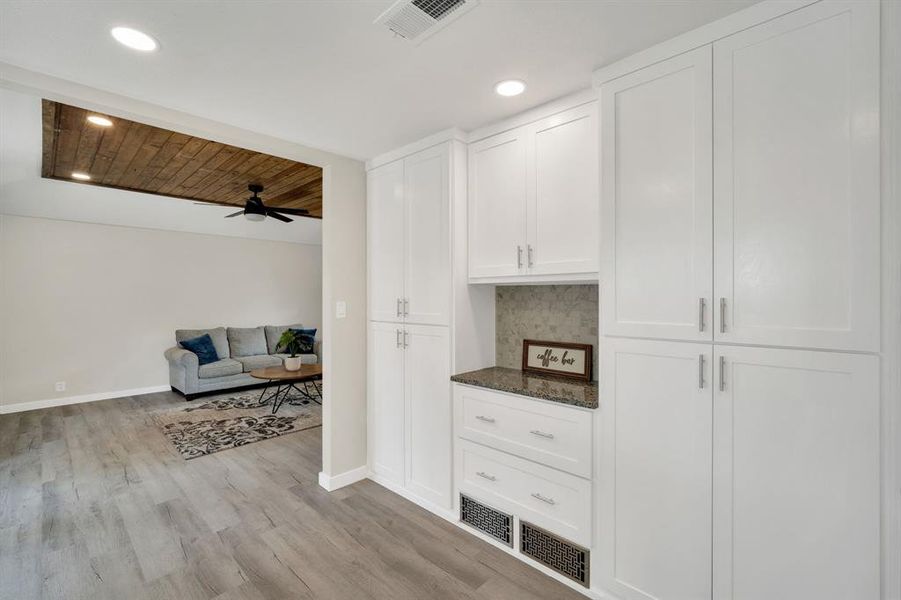 Furnished interior view inside a new home in , Waxahachie (Image 9).