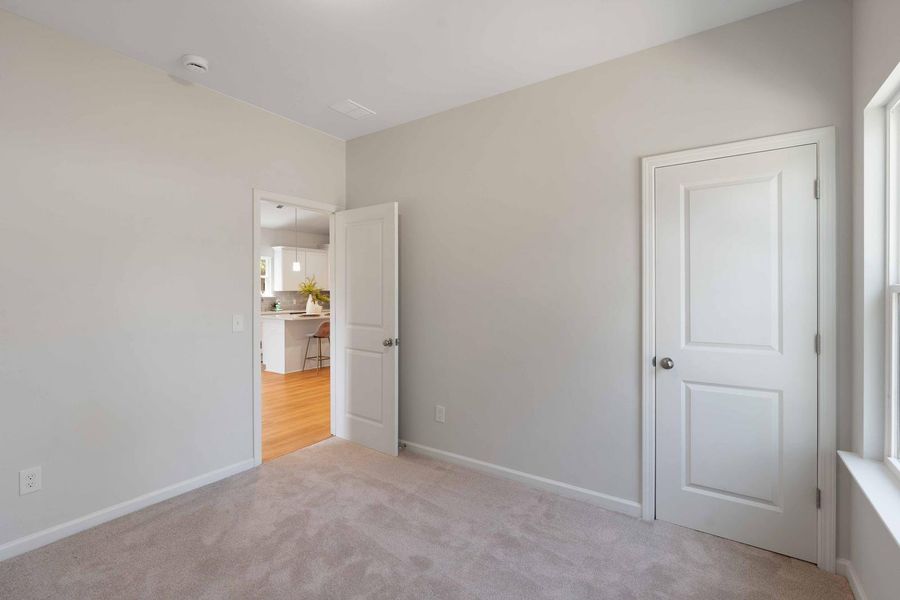 Spacious, unfurnished interior of a new home in , North Charleston (Image 20).