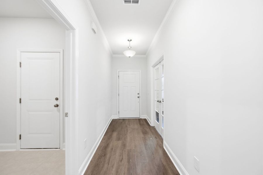 Spacious, unfurnished interior of a new home in Carriage Estates, Lexington (Image 16).