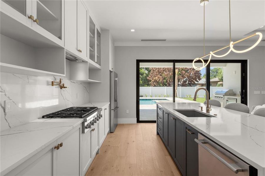 Furnished interior view inside a new home in , Orlando (Image 18).