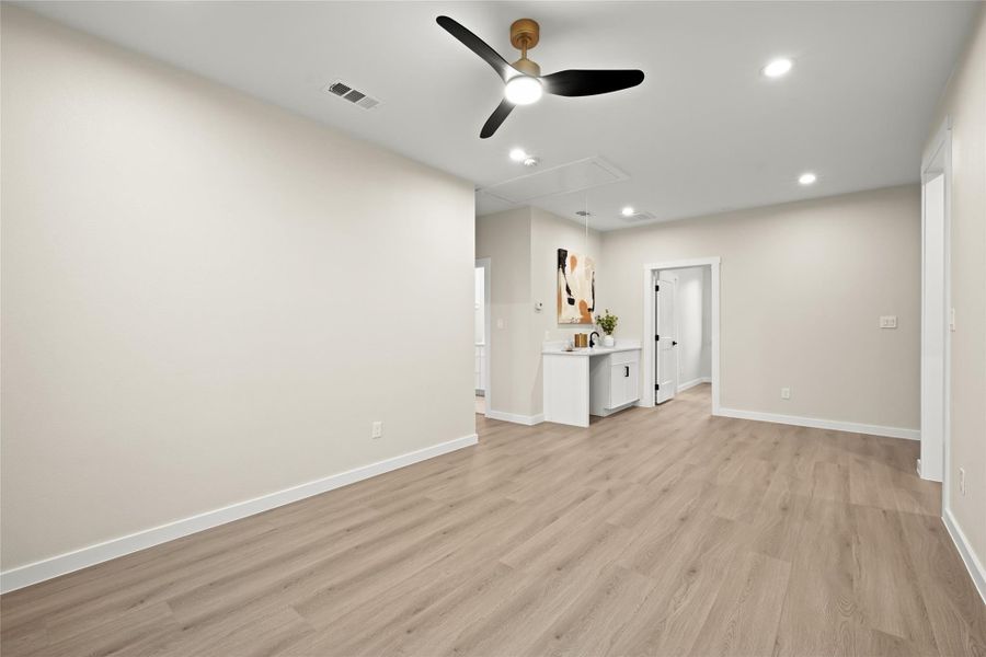 Spacious, unfurnished interior of a new home in , Austin (Image 19).