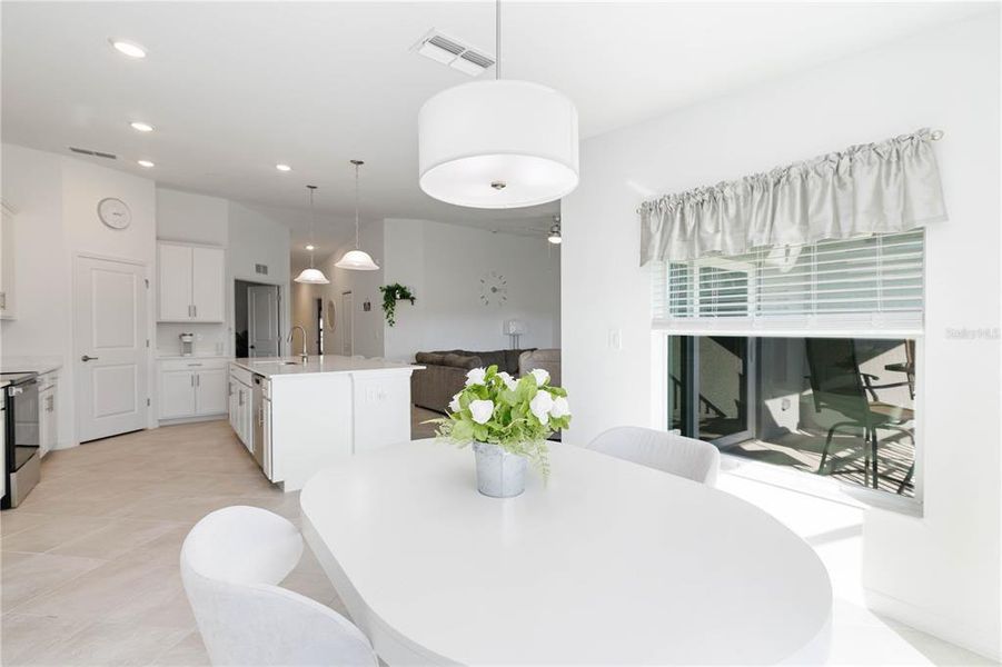 Furnished interior view inside a new home in , Venice (Image 11).