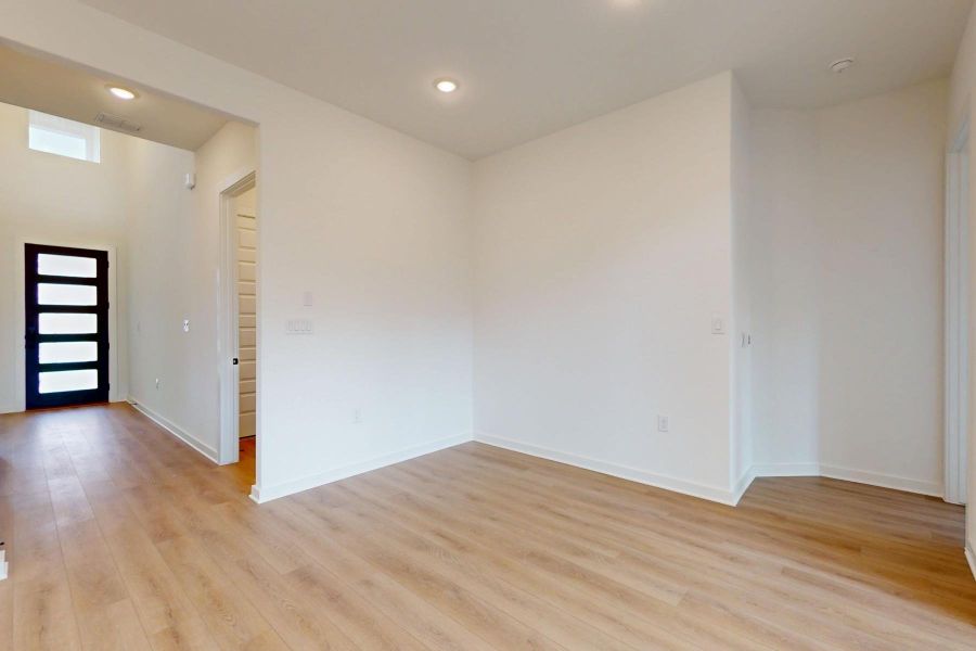 Spacious, unfurnished interior of a new home in Estancia West, Manchaca (Image 13). Spacious, unfurnished interior of a new home in Estancia West, Manchaca (Image 13).