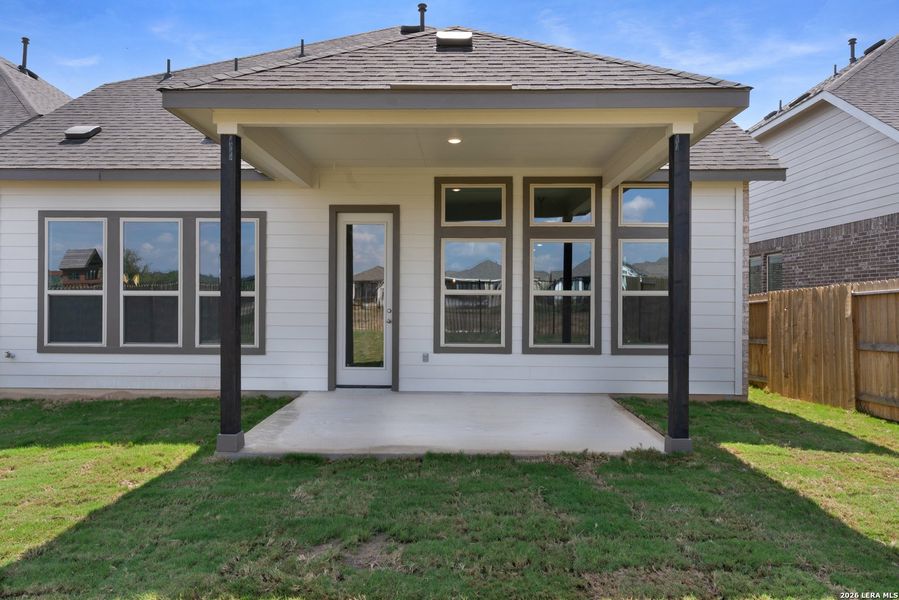 Exterior details and patio area of a home in Meyer Ranch - Enclave, New Braunfels (Image 3).