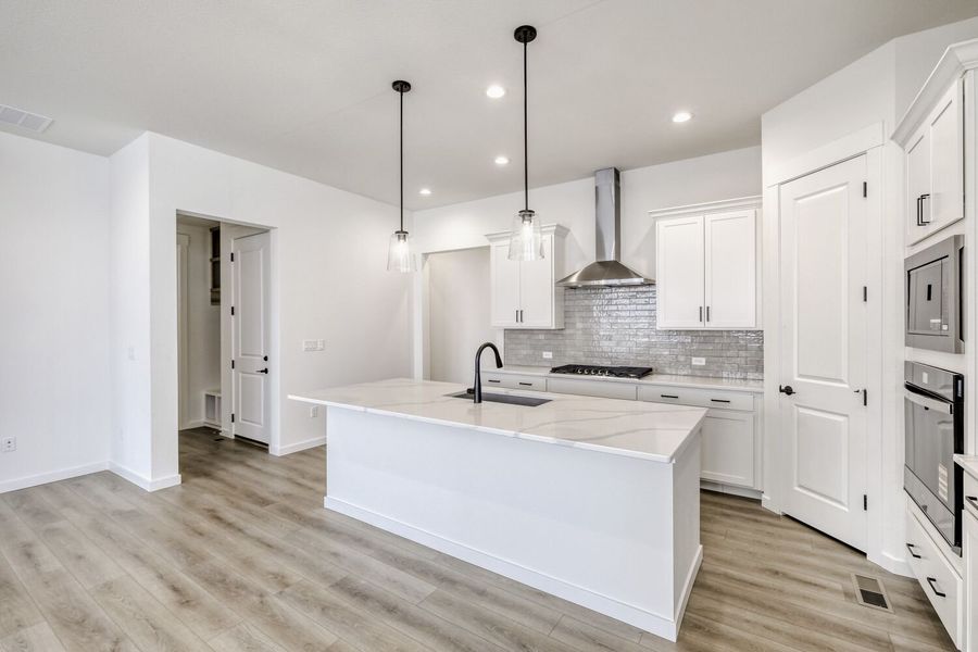 8349 Jesse - Kitchen