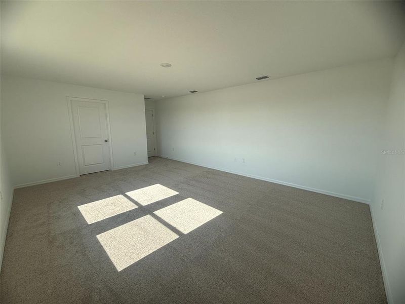 Spacious, unfurnished interior of a new home in Tyson Reserve, St. Cloud (Image 27).