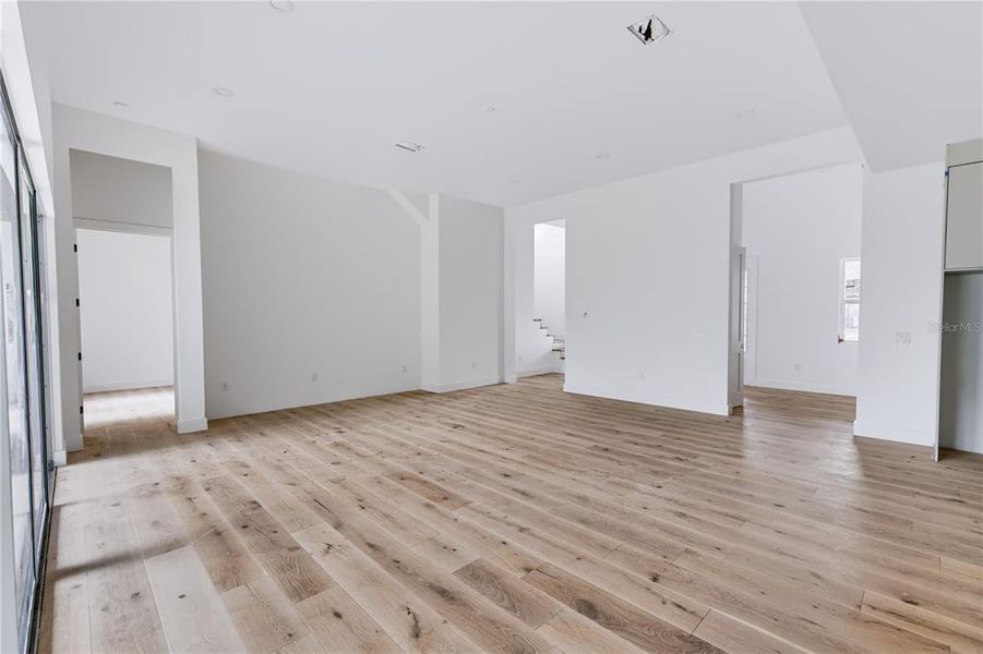 Spacious, unfurnished interior of a new home in , Gotha (Image 12). Spacious, unfurnished interior of a new home in , Gotha (Image 12).
