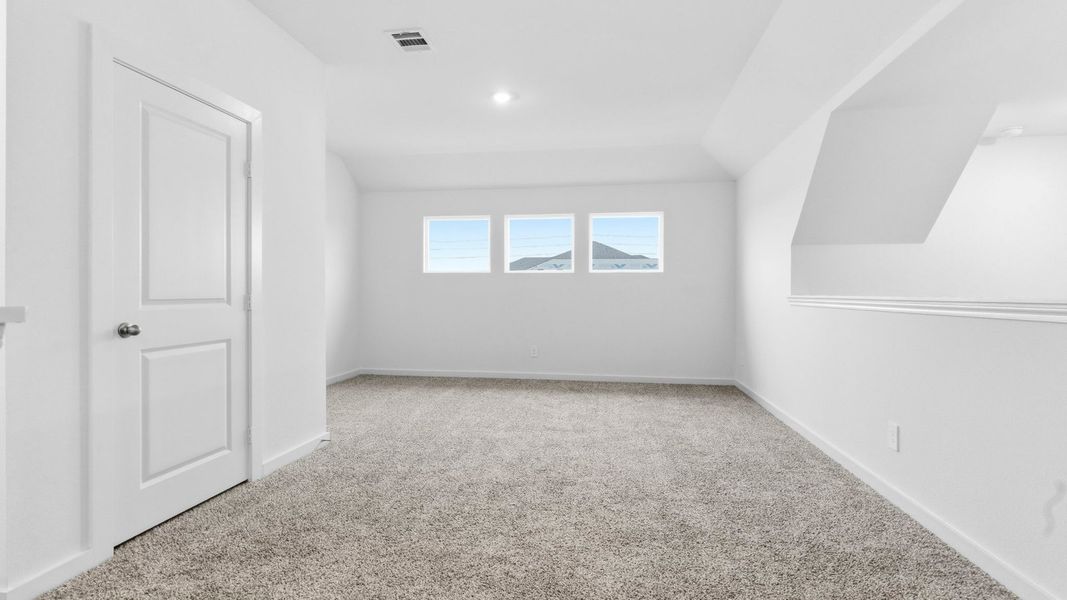Spacious, unfurnished interior of a new home in Evergreen, Rosenberg (Image 25).