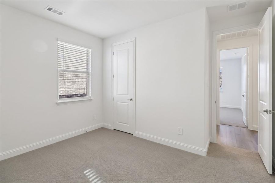 Spacious, unfurnished interior of a new home in Ashford Park - Texana Series, Corinth (Image 19).