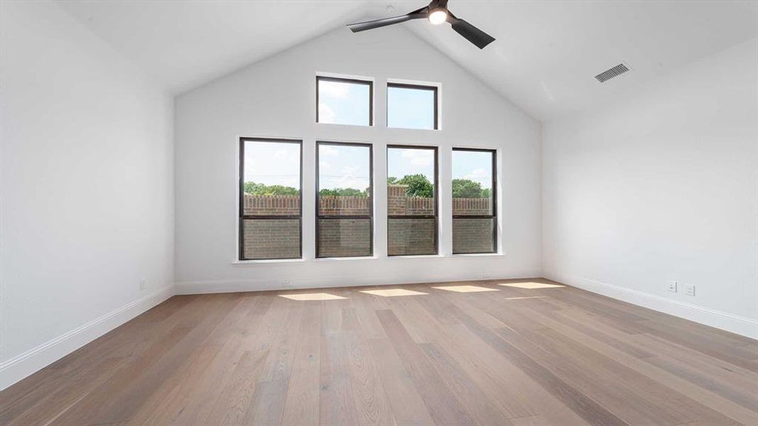 Spacious, unfurnished interior of a new home in Adkins Park 70', Hurst (Image 19).