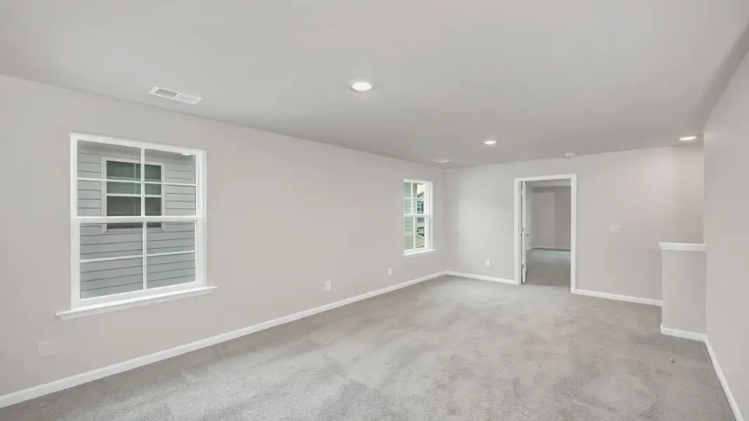 Spacious, unfurnished interior of a new home in Livingston Woods, Irmo (Image 20).