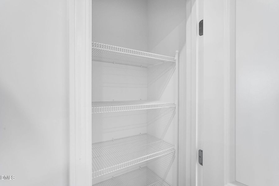 SUN_ElmGrove_Pic_Jackson_QMI_19_Pantry_1