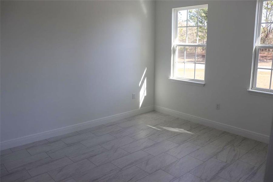 Spacious, unfurnished interior of a new home in , Citrus Springs (Image 20).
