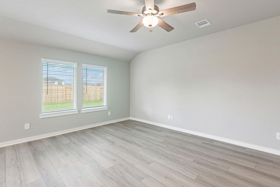 Spacious, unfurnished interior of a new home in Massey Oaks - Premier Series, Pearland (Image 21). Spacious, unfurnished interior of a new home in Massey Oaks - Premier Series, Pearland (Image 21).