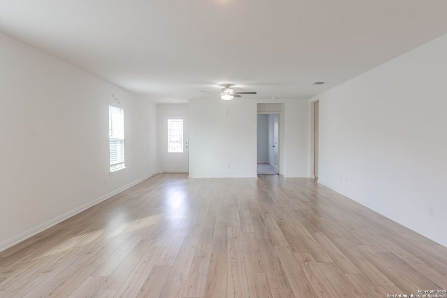 Spacious, unfurnished interior of a new home in Luckey Ranch, San Antonio (Image 11).