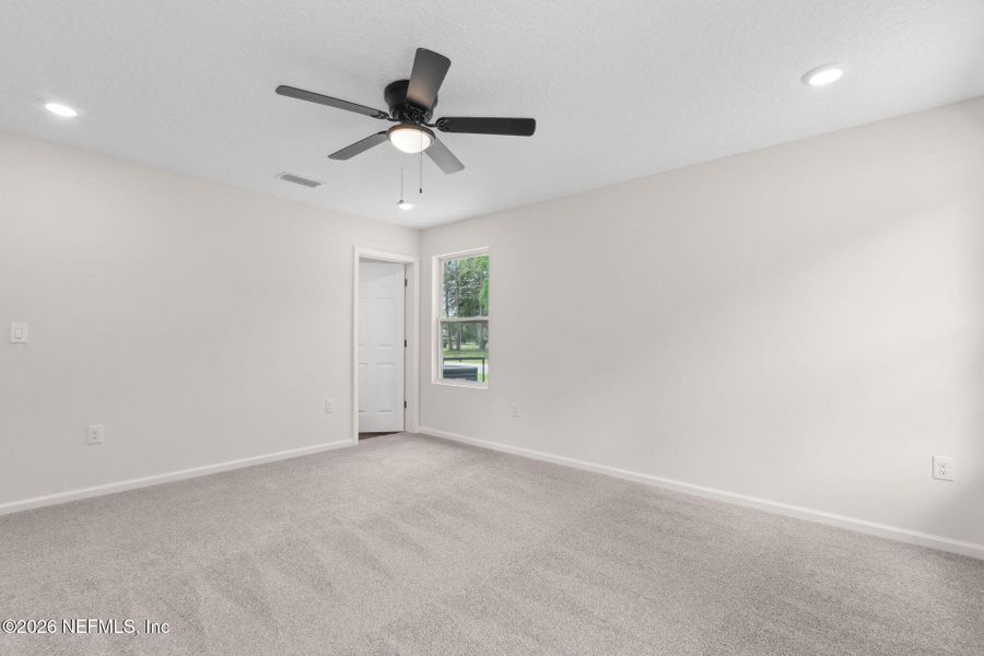 Spacious, unfurnished interior of a new home in , Jacksonville (Image 24).