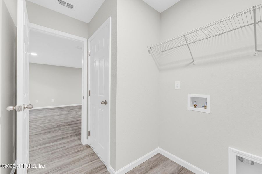 Spacious, unfurnished interior of a new home in , Jacksonville (Image 16).