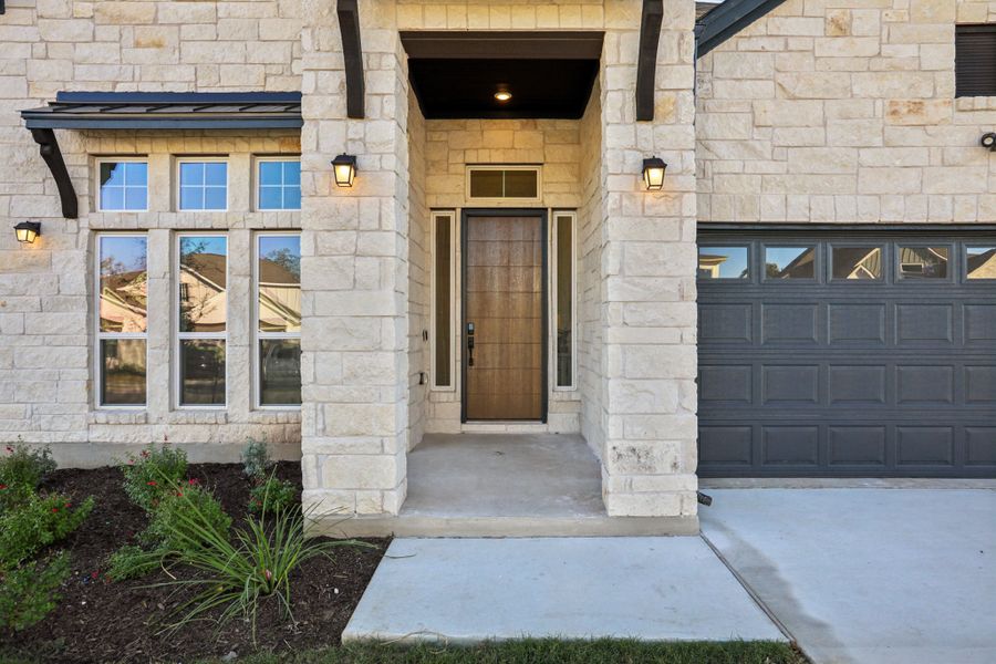 Exterior details and patio area of a home in Sauls Ranch, Round Rock (Image 3).
