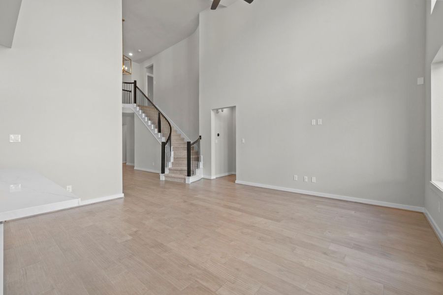 Spacious, unfurnished interior of a new home in Sienna 45', 50', Missouri City (Image 17).