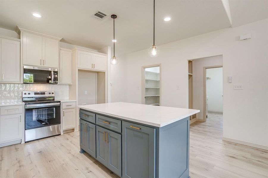 Furnished interior view inside a new home in , Granbury (Image 11). Furnished interior view inside a new home in , Granbury (Image 11).